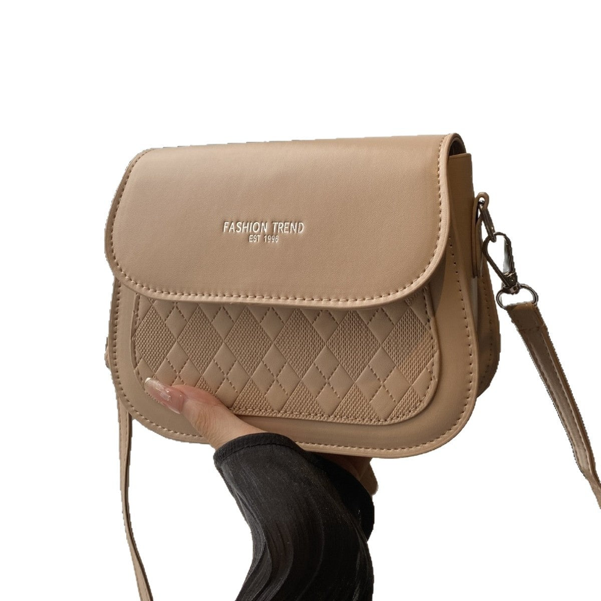 Minimalist Fashion Crossbody Saddle Bag for Women with Quilted Design and Stylish Flap Closure