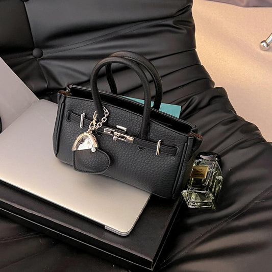 New Fashion Mini Lychee Pattern Handbag Classic Retro Design with Exquisite Metal Hardware Pendant High Sense