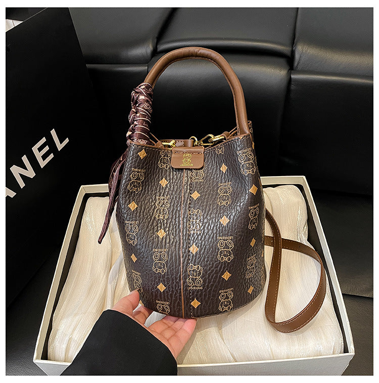 Presbyopic Retro Crossbody Bag Women's New Versatile Handheld Bucket Bag Western Style Commuter Shoulder Bag