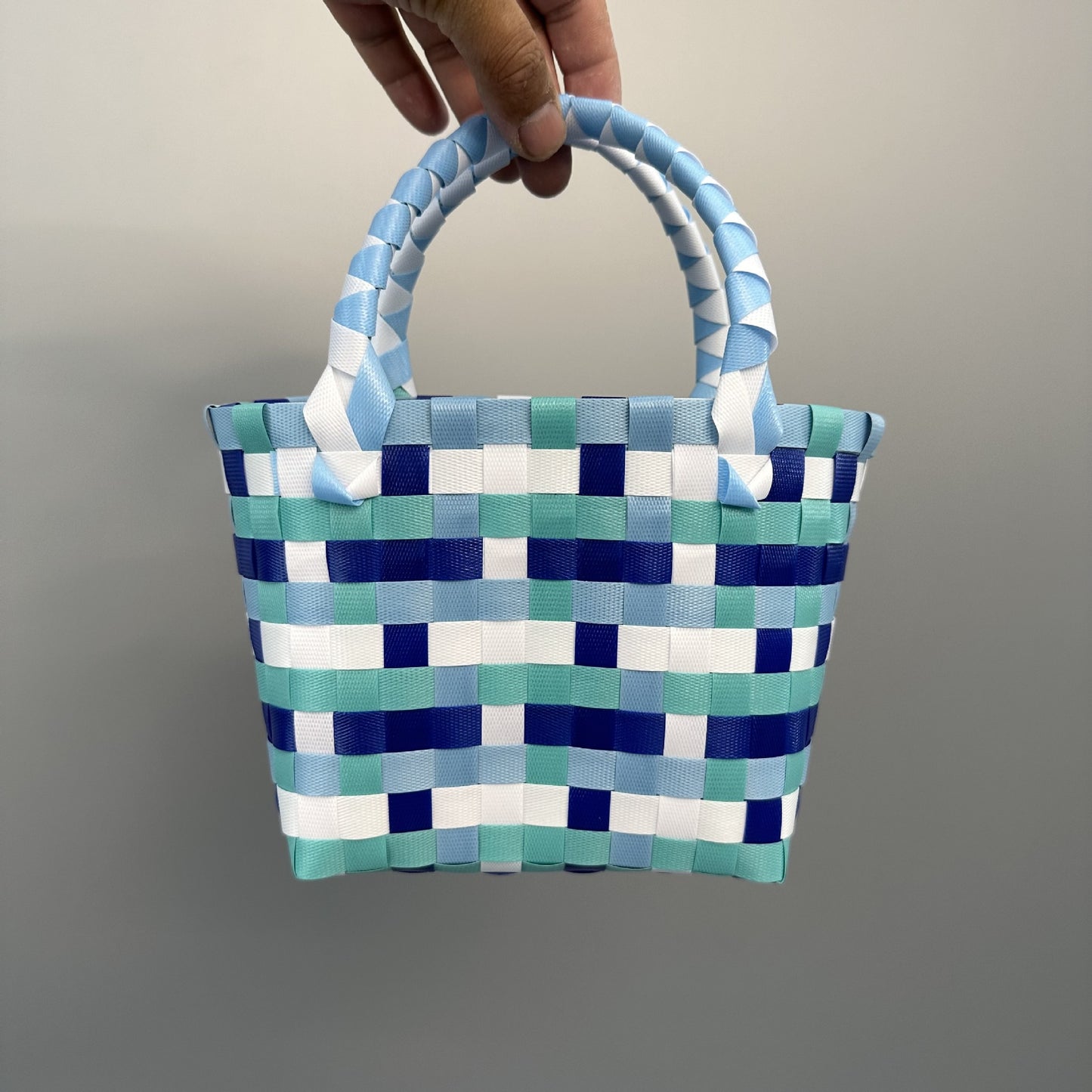 Handwoven Checkerboard Tote Bag for Women, Fashionable Beach & Daily Use, Soft PVC Material with Open Top and Inner Pockets