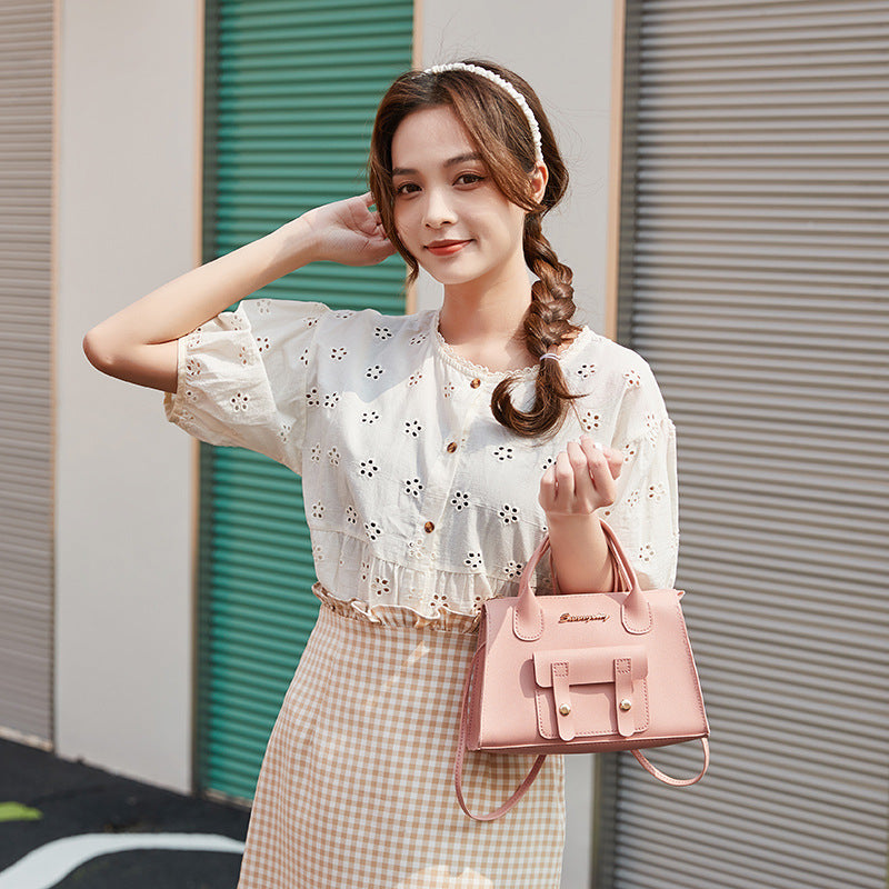 2025 New Korean Style Elegant Minimalist Crossbody Bag with Zipper Closure and Camera Pocket for Daily Use