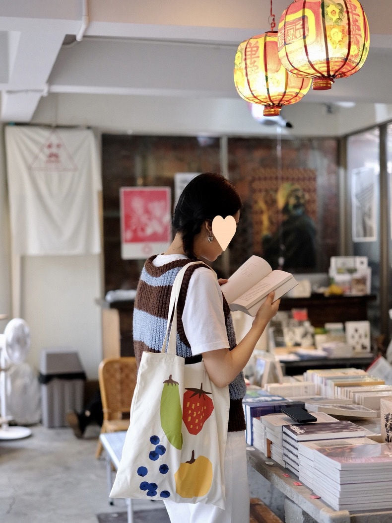Fruit Pattern Canvas Tote Bag for Casual Travel and Everyday Use