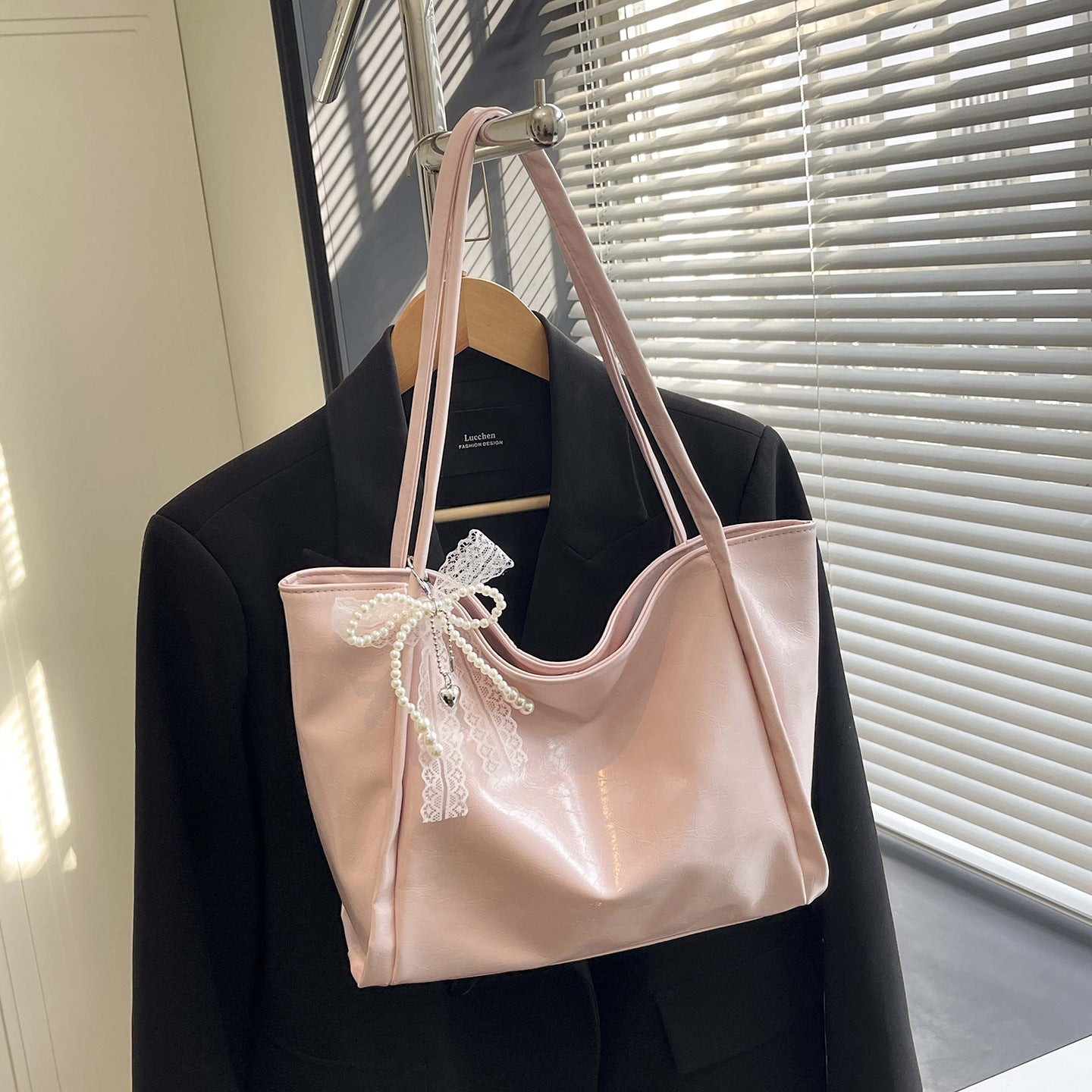 Elegant PU Tote Bag with Lace Detailing and Magnetic Closure for Daily Commute