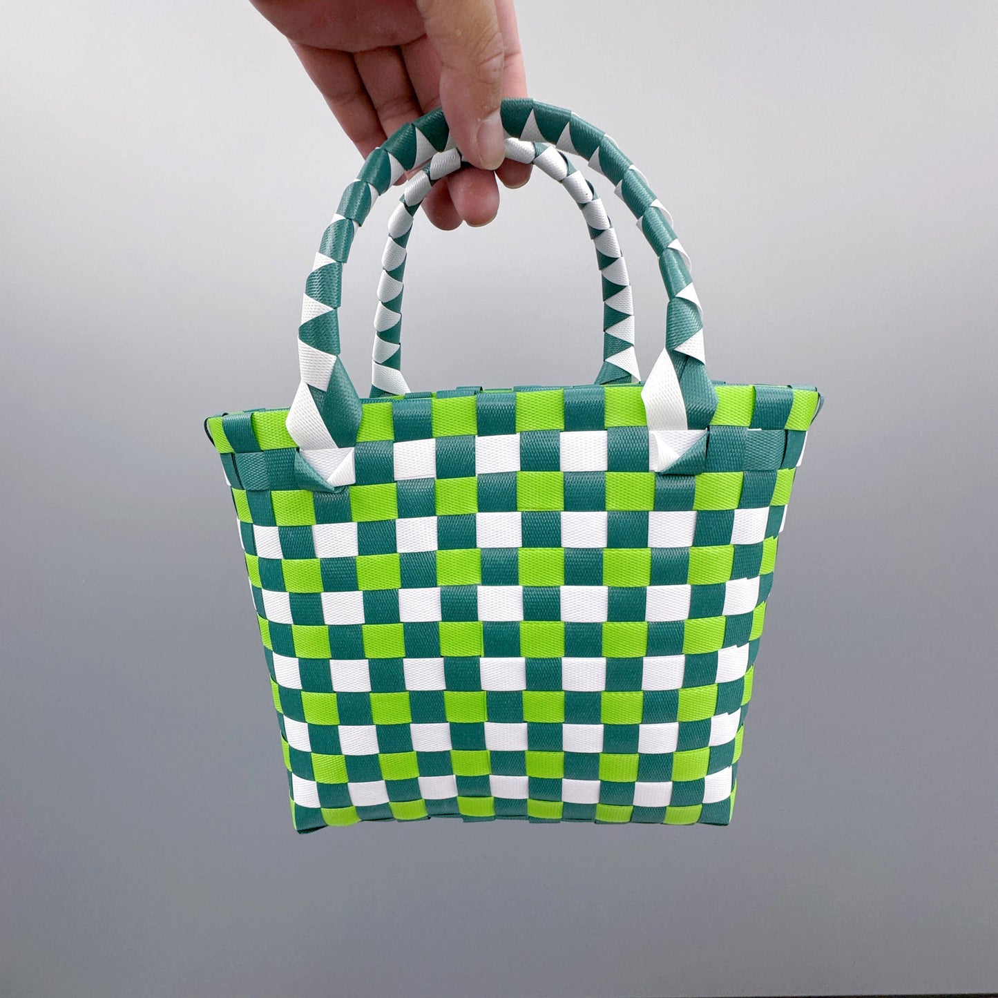 Handwoven Checkerboard Tote Bag for Women, Fashionable Beach & Daily Use, Soft PVC Material with Open Top and Inner Pockets