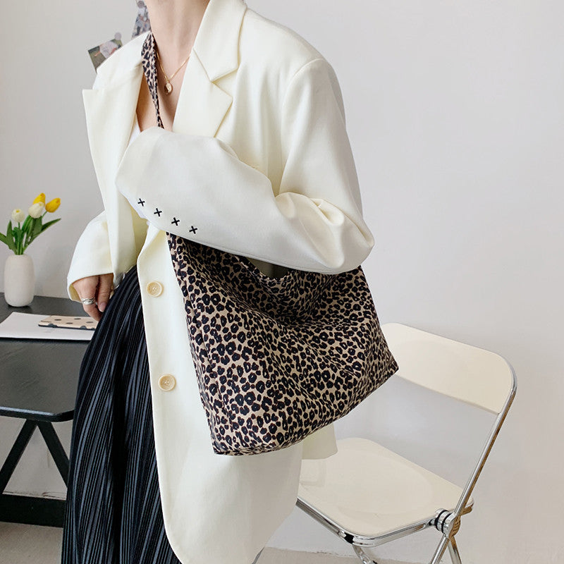 Crossbody Bag Women's Leopard Print Little Bunny Modern Cloth Bag Simple Casual Shoulder Bag