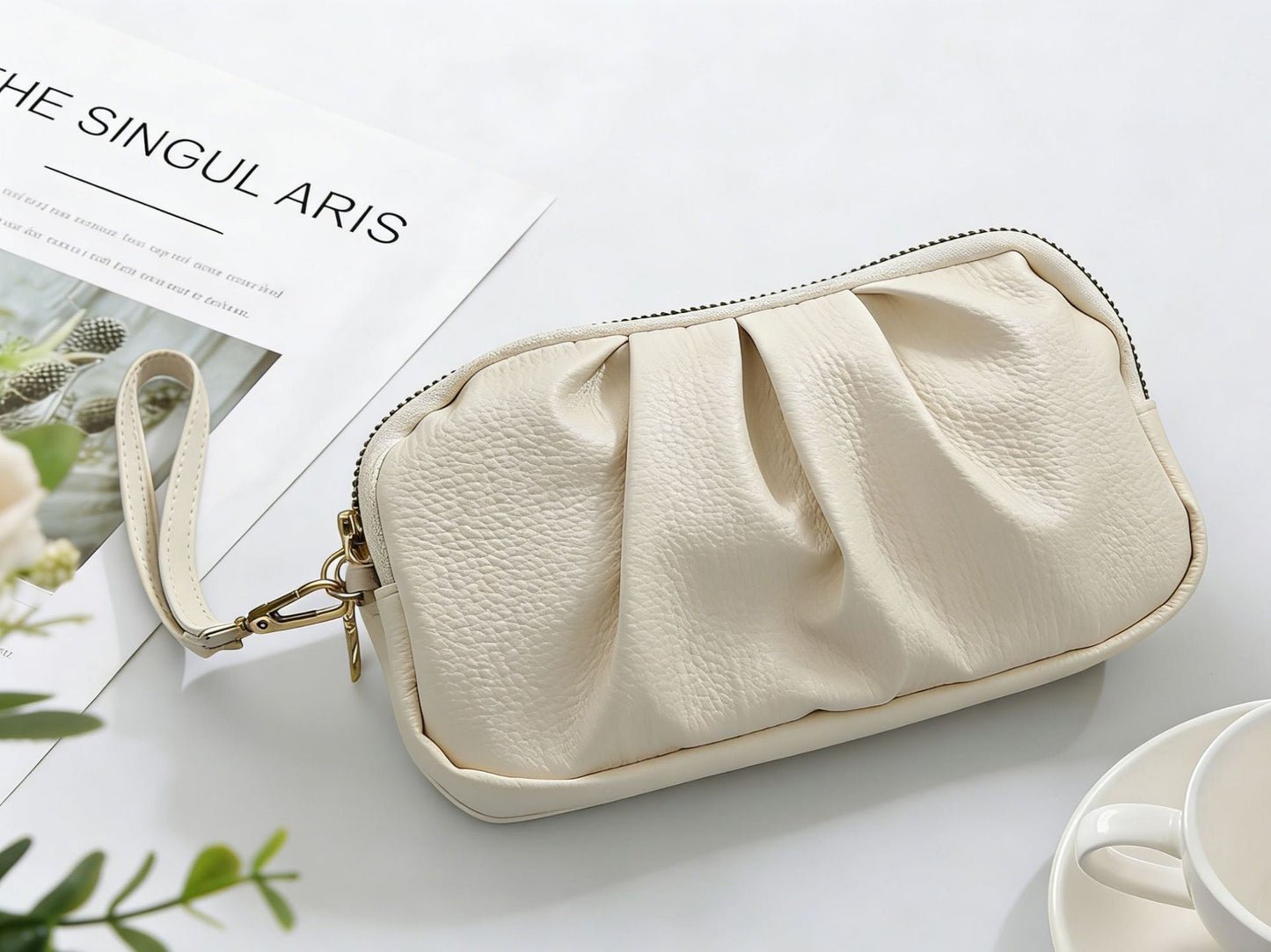 Elegant Pleated PU Clutch Bag for Women with Large Capacity, Perfect for Daily Use and Stylish Outfits