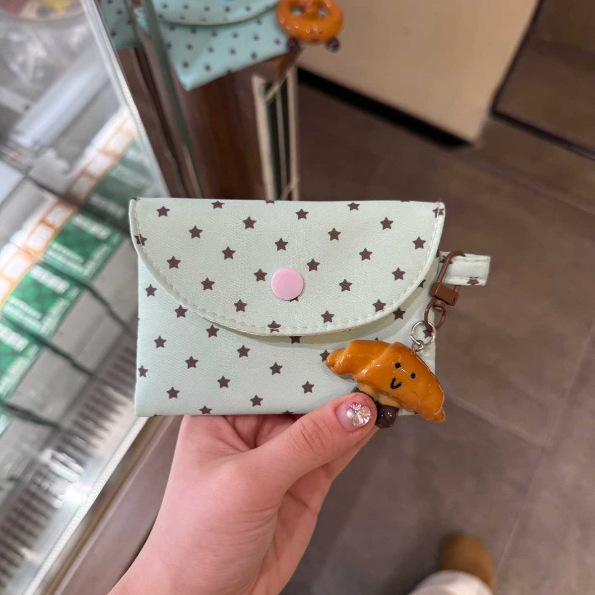 Cute Star Pattern Mini Wallet with Button Closure for Daily Use and Stylish Accessory Storage