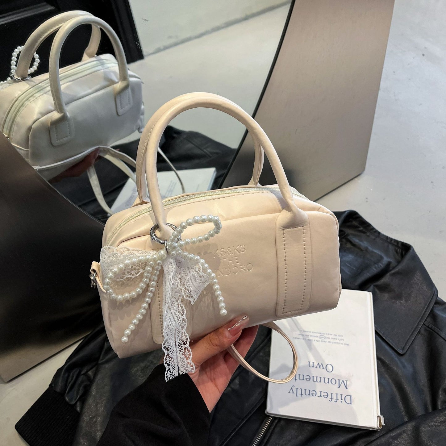 Chic Pearl Bow Boston Bag Women's Fashion Handbag with Lace Detailing for Everyday Style