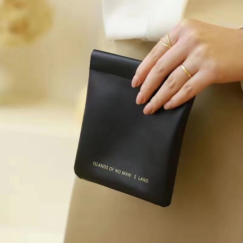 Minimalist PU Wallet with Auto-Closure Design for Earphones, Makeup, and Daily Essentials - Compact & Stylish