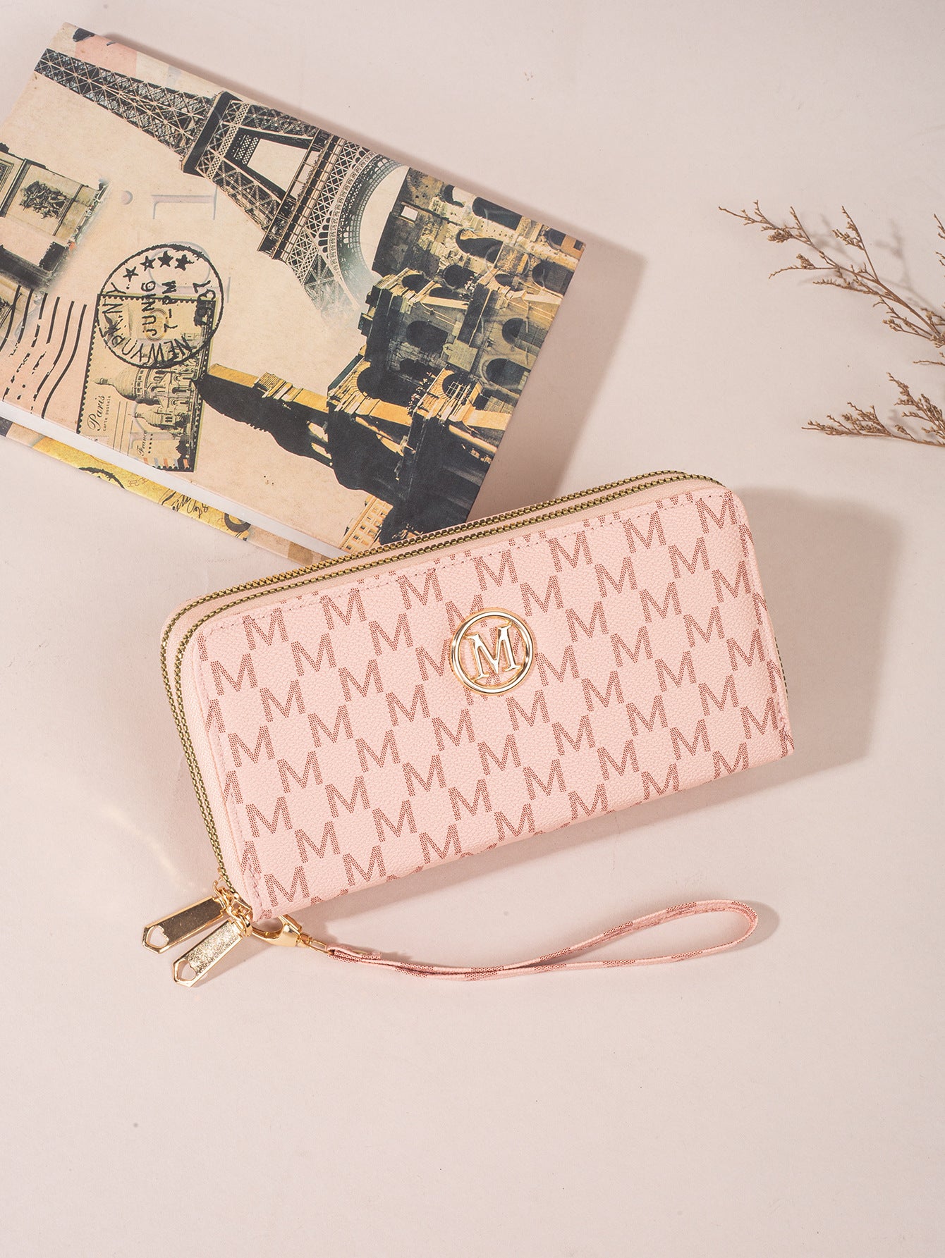Stylish Women's Wallet with Zipper Closure and Multiple Card Slots for Everyday Use