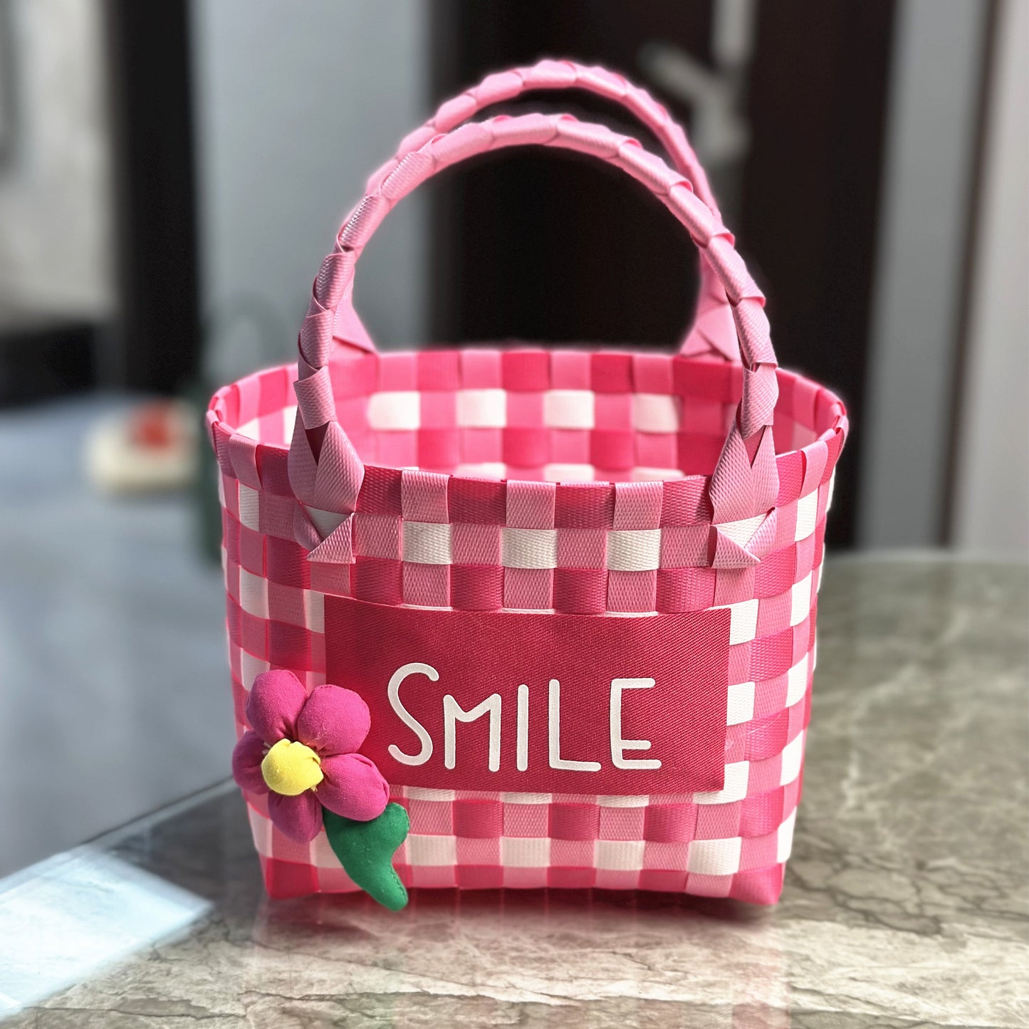 Handwoven Checkerboard Tote Bag for Women, Fashionable Beach & Daily Use, Soft PVC Material with Open Top and Inner Pockets