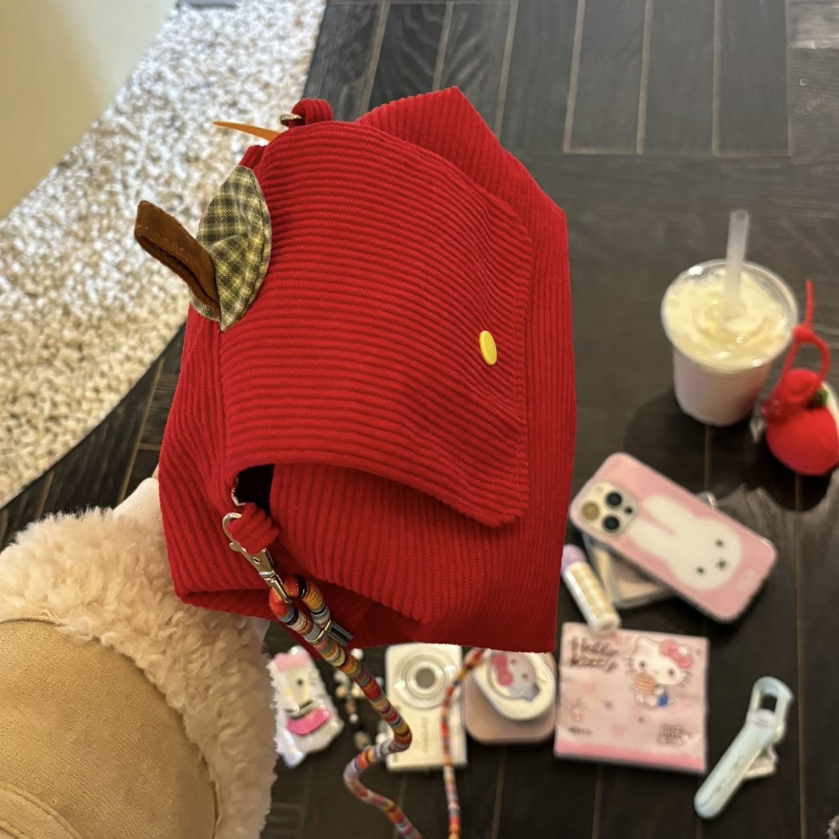 Cute Apple-Shaped Crossbody Bag with Adjustable Beaded Strap and Large Capacity for Daily Use