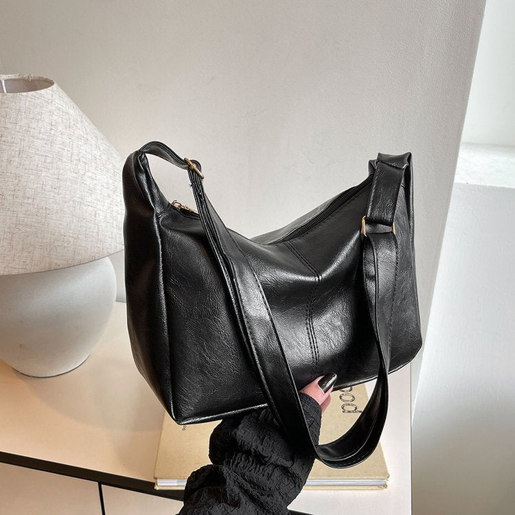 2025 New Fashion Women's Large Capacity Shoulder Tote Bag, Korean Style Retro Casual Commute Water Bucket Bag with Zipper Closure and Inner Phone Pocket