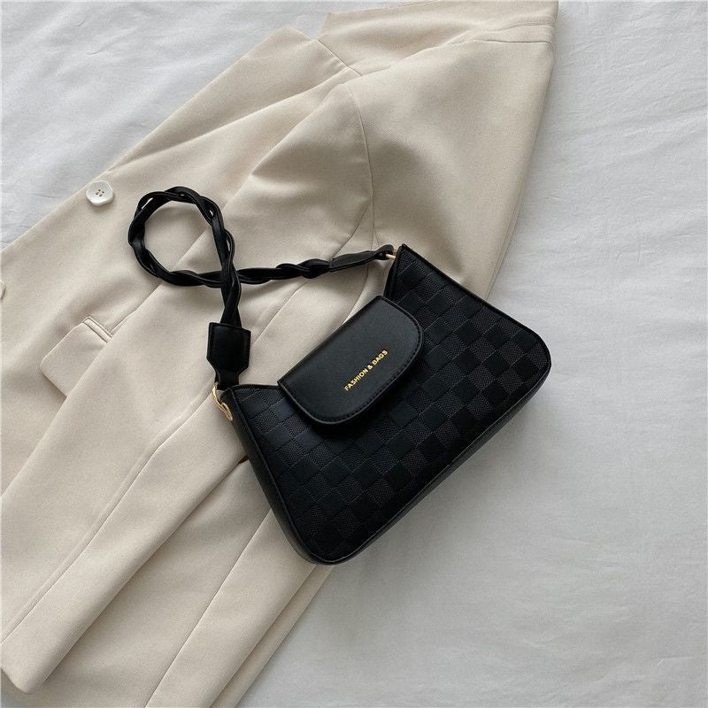 Chic Mini Shoulder Bag 2026 New Fashion Crossbody Bag with Quilted Design and Braided Strap for Everyday Style