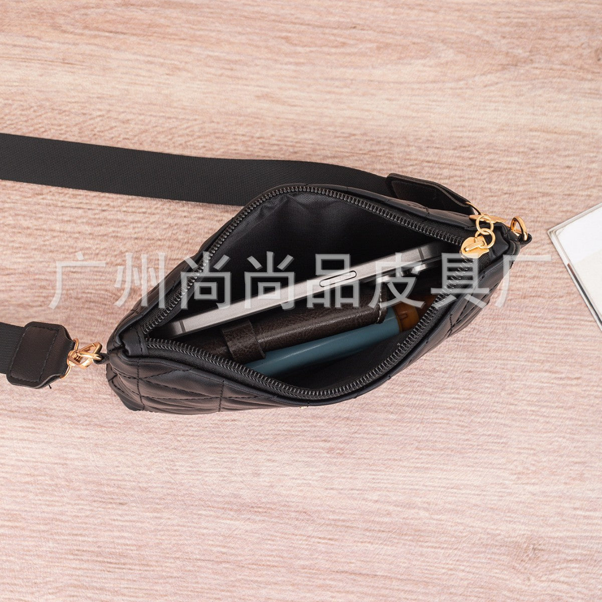 Messenger Bag Women's Urban Simple Refreshing Stylish Coin Clutch Portable Mini Phone Bag