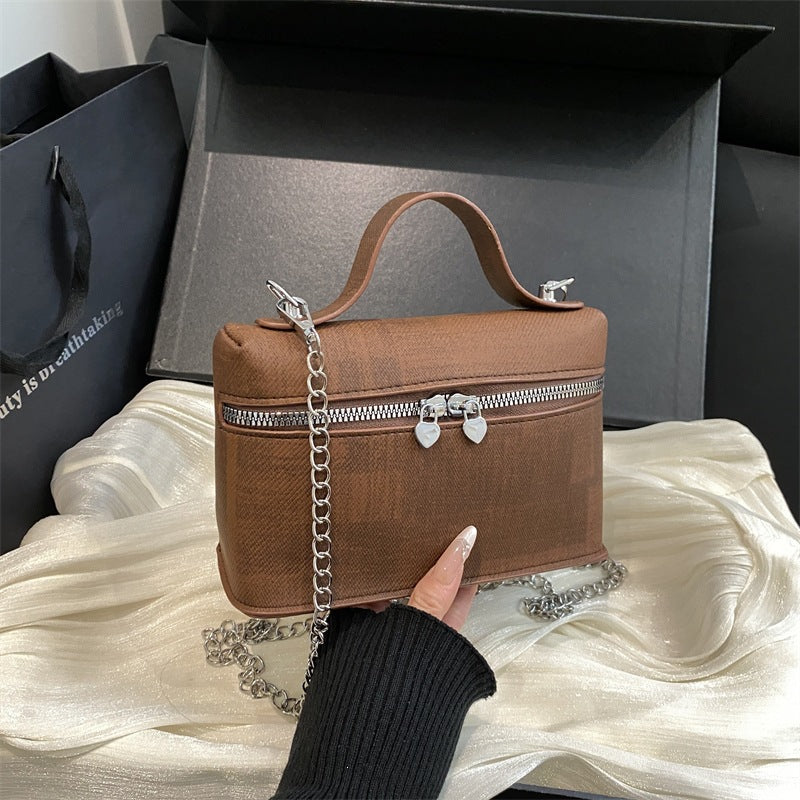 Summer New Fashion Simple Shoulder Messenger Bag Chain Design Love Heart Small Square Bag with Zip