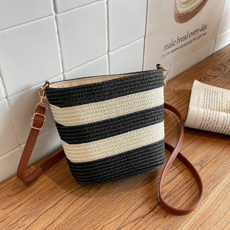 Fashion Woven Bucket Bag Women's Geometric Pattern Everyday Joker Shoulder Messenger Bag