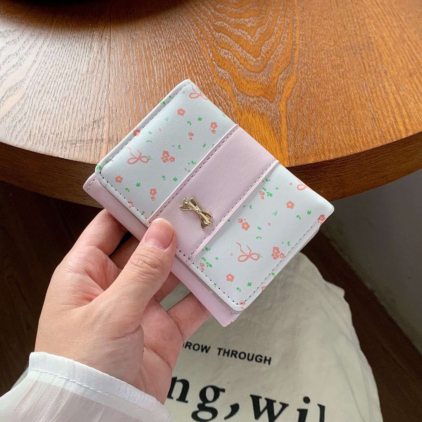 Good-looking Floral Bow Women's Three-Fold Wallet, Simple Fashion Light Portable Card Holder Purse