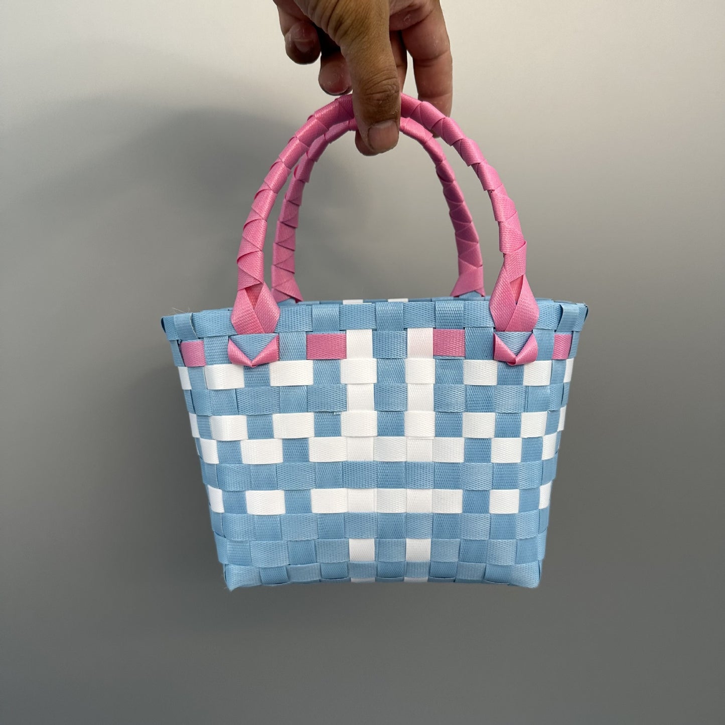 Handwoven Checkerboard Tote Bag for Women, Fashionable Beach & Daily Use, Soft PVC Material with Open Top and Inner Pockets