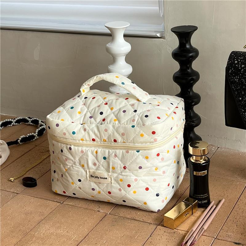 Cute Quilted Cosmetic Bag with Floral Patchwork Design for Daily Makeup and Travel Storage