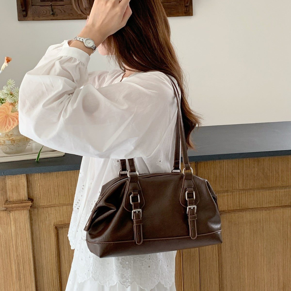 2026 Spring New Fashion Bowling Bag Women's Trendy Ins Style Crossbody Shoulder Bag with Large Capacity and Elegant Design