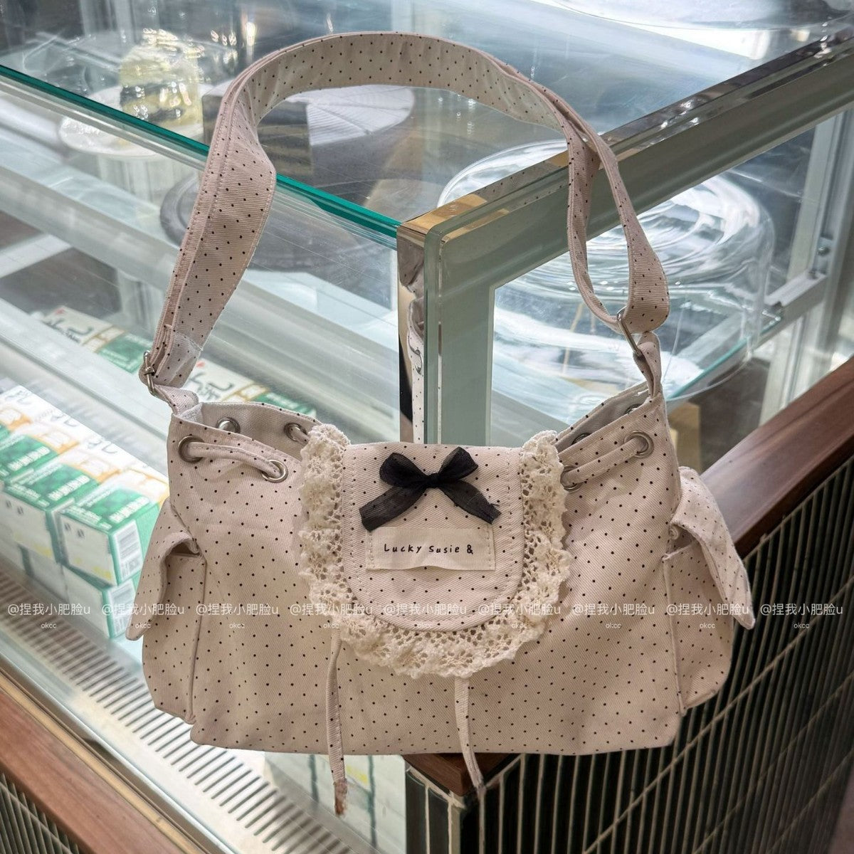 Korean Cute Polka Dot Shoulder Bag with Lace Trim and Bow Detail, Drawstring Flap Design for Daily Use
