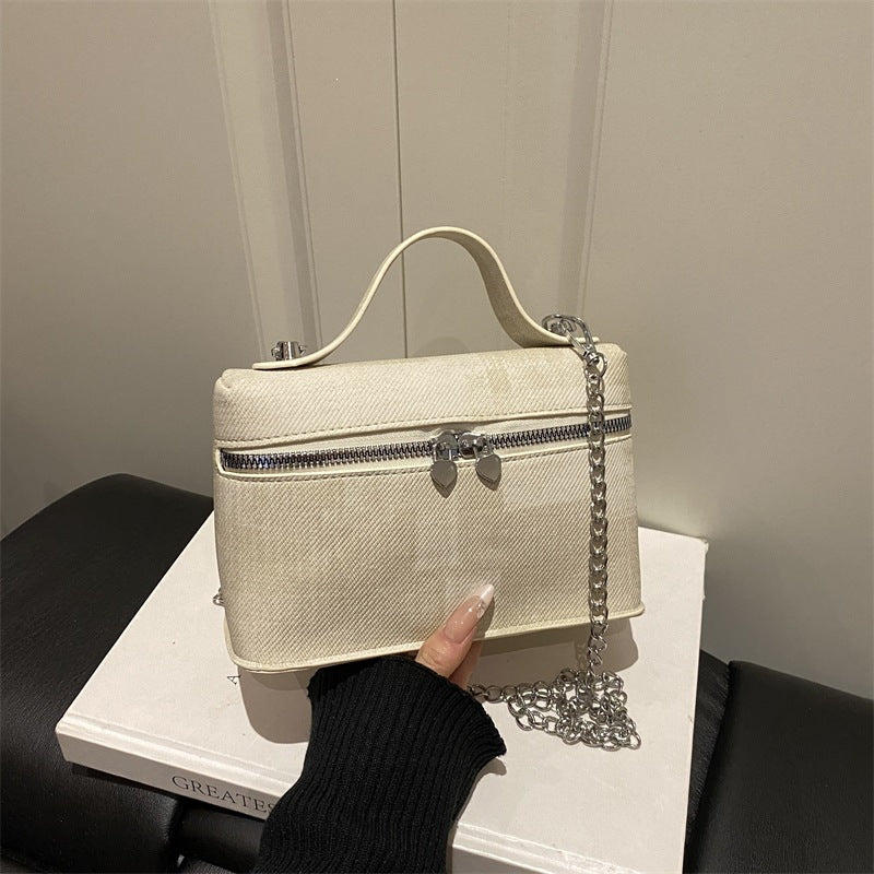 Summer New Fashion Simple Shoulder Messenger Bag Chain Design Love Heart Small Square Bag with Zip
