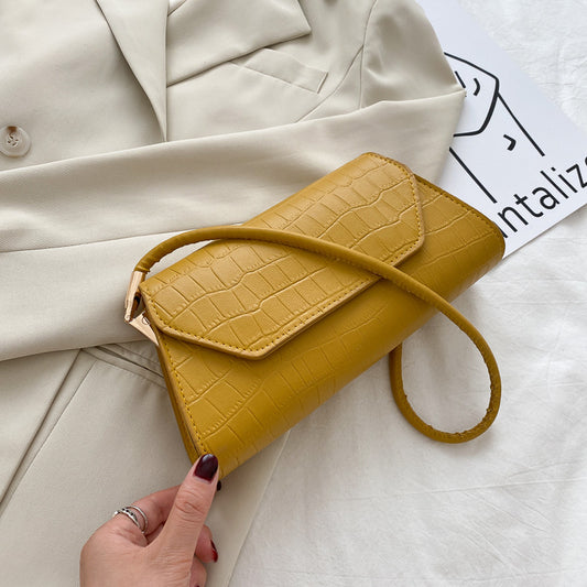 Chic Crocodile-Textured Crossbody Bag with Minimalist Design for Everyday Fashion