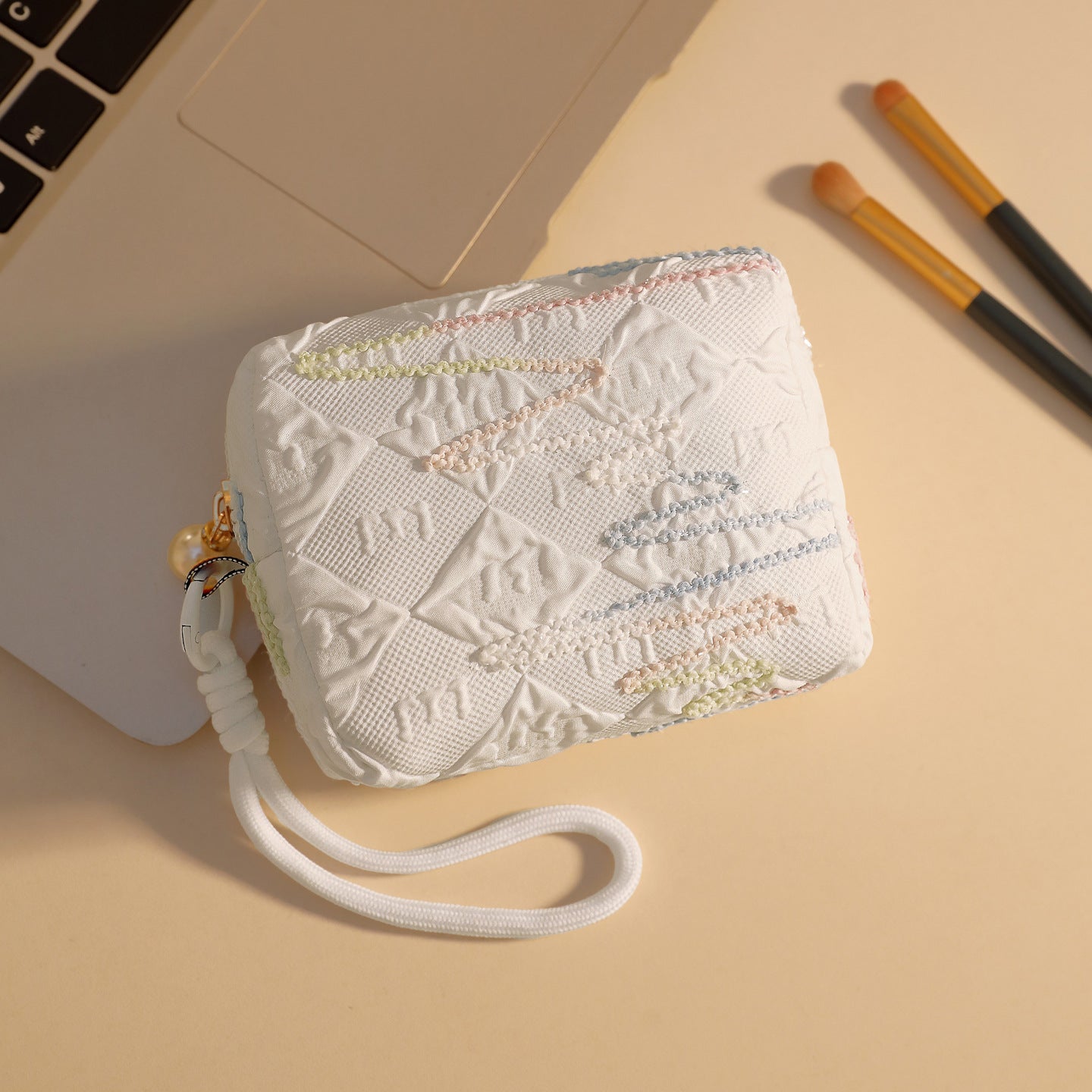 Cute Square Cosmetic Pouch with Embroidery Design, Portable Makeup Bag for Daily Use and Travel