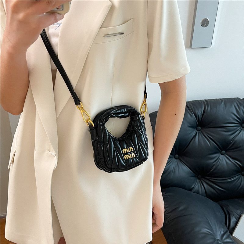 Mini Pleated Small Bag New Crescent Moon Shoulder Cloud Bag Messenger Bag Fashion High-End Versatile Handbag Women