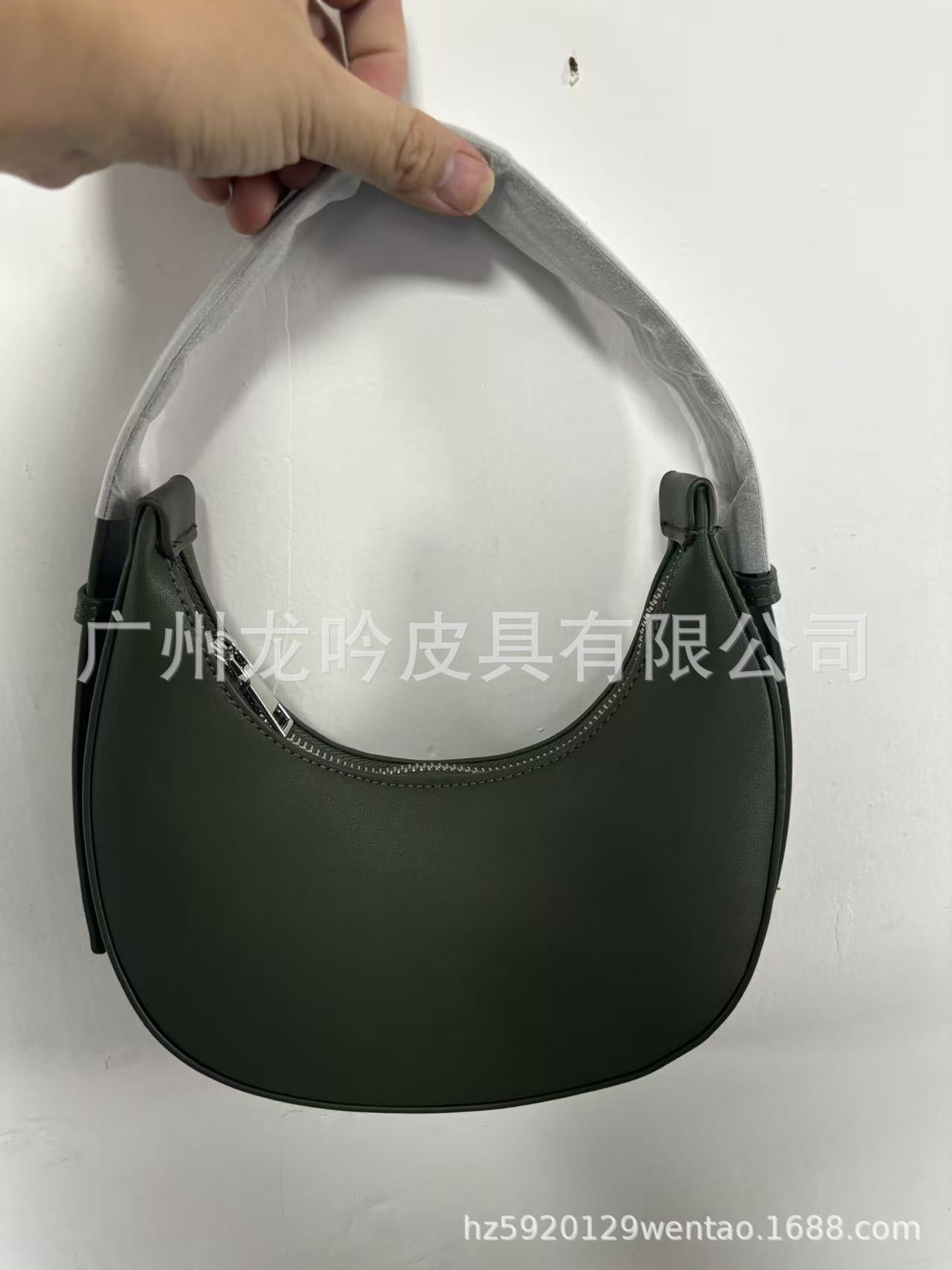2025 Autumn New Fashion Crescent Moon Bag for Women, Large Capacity Handheld Shoulder Bag with Zipper Closure and Inner Pockets