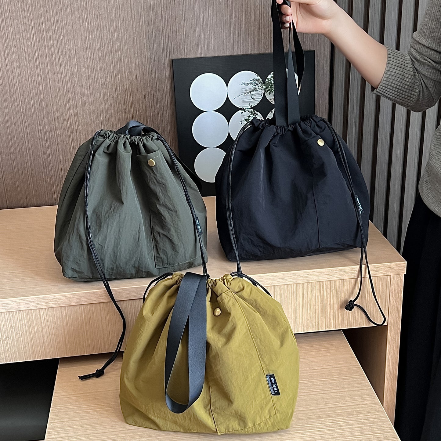 Portable Insulated Lunch Bag with Waterproof Design for Students and Office Workers - Keeps Food Warm and Organized