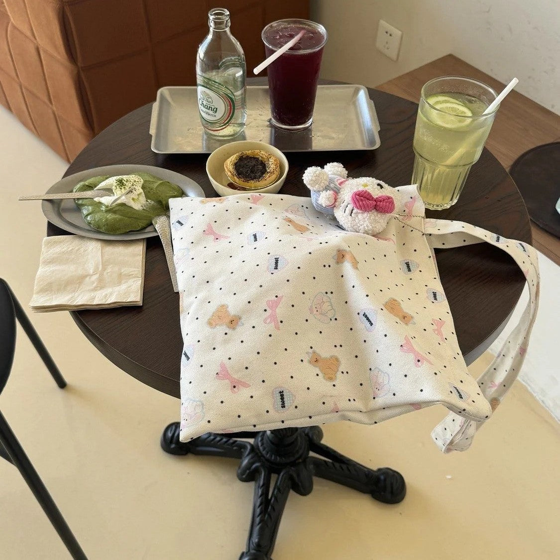 Cute Cartoon Canvas Tote Bag for Women, Large Capacity Shoulder Bag with Hello Kitty Charm, Perfect for Daily Commute and Shopping