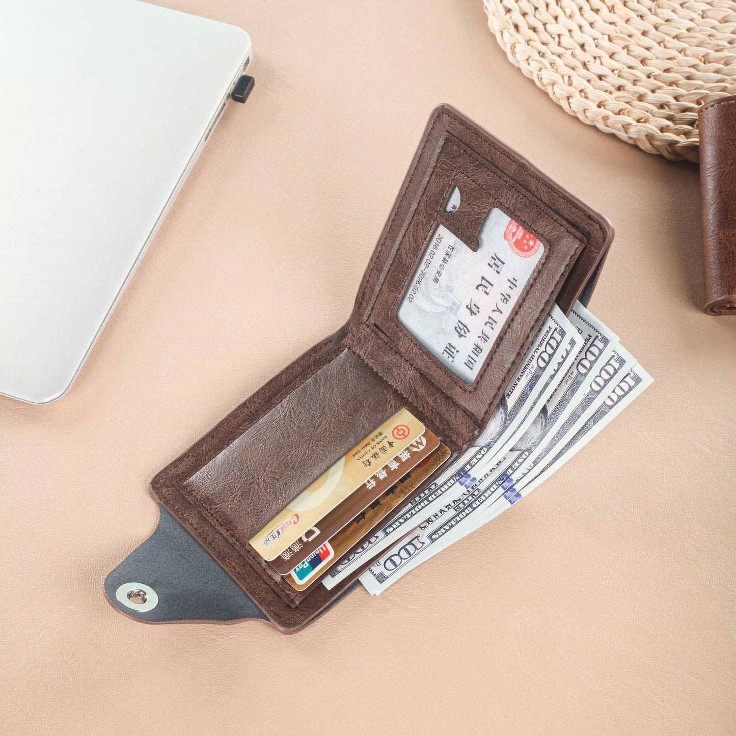 Fashionable Men's Compact Wallet with Magnetic Closure and Multi-Card Slots for Daily Use