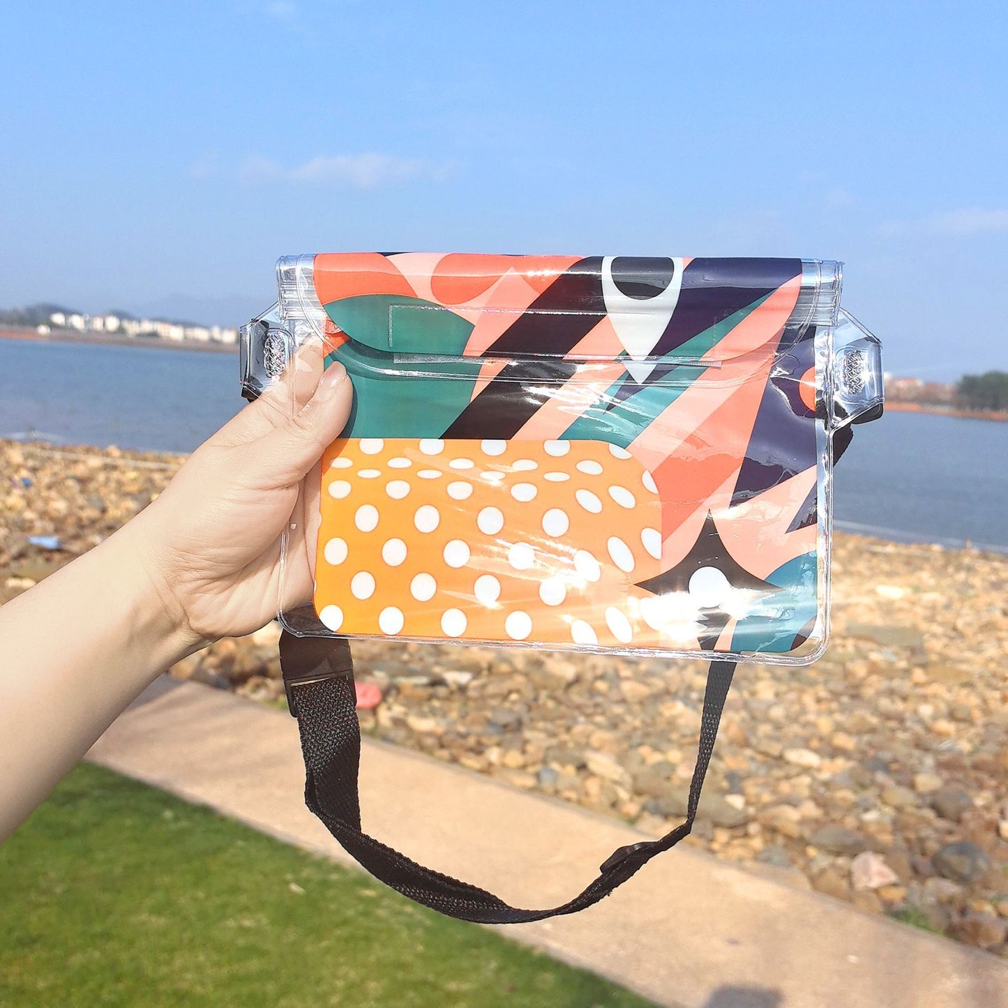 Three-Layer Sealed Transparent Mobile Phone Waterproof Bag Suitable for Swimming Mountaineering Beach Outdoor Sports
