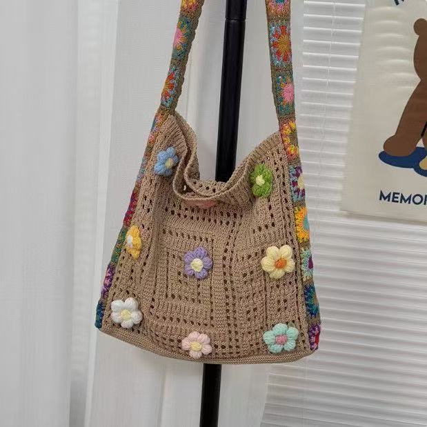 Women's Shoulder Bag Artistic Style Crocheted Daisy Tote Bag Beach Vacation Lightweight Shoulder Bag Leisure Travel Essential Woven Handbag