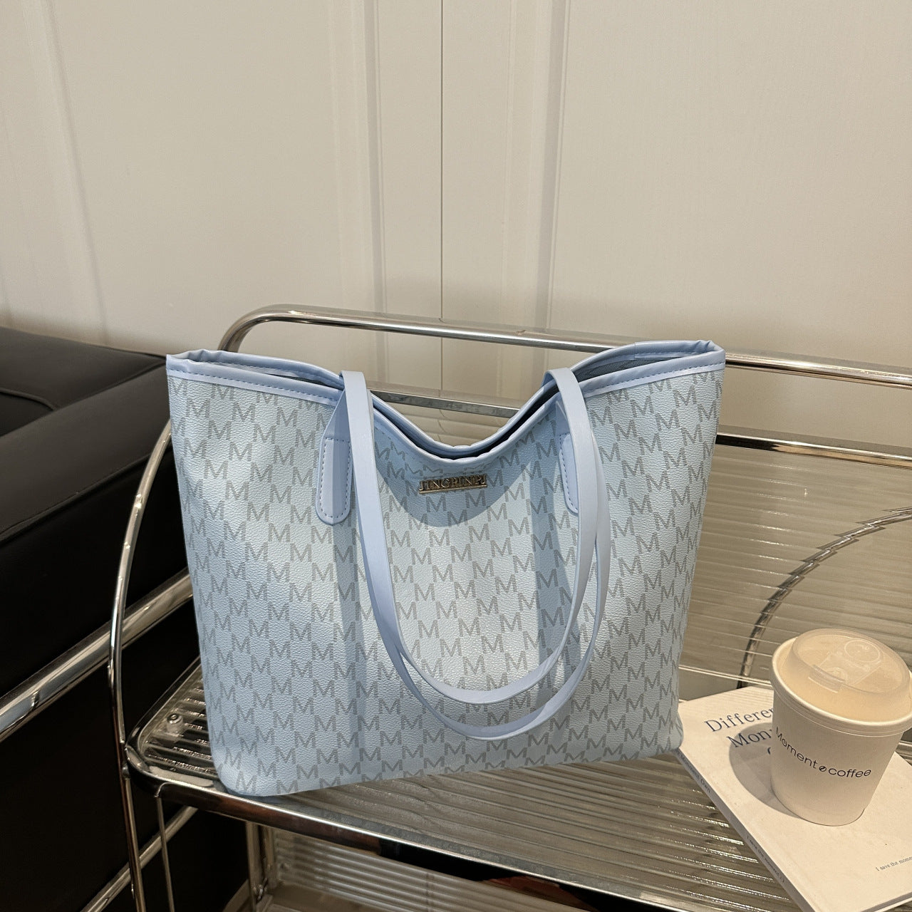 New Letter Printed Tote Women's Fashion Pu Shoulder Bag Zipper Closure Strap Mobile Phone Bag