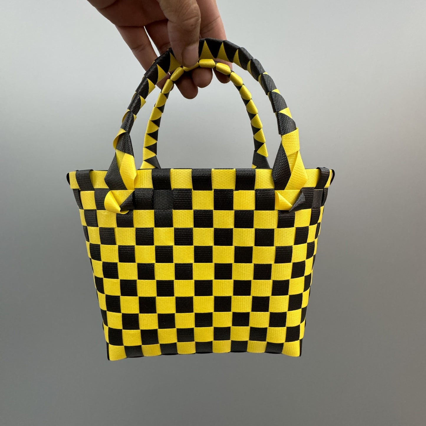 Handwoven Checkerboard Tote Bag for Women, Fashionable Beach & Daily Use, Soft PVC Material with Open Top and Inner Pockets