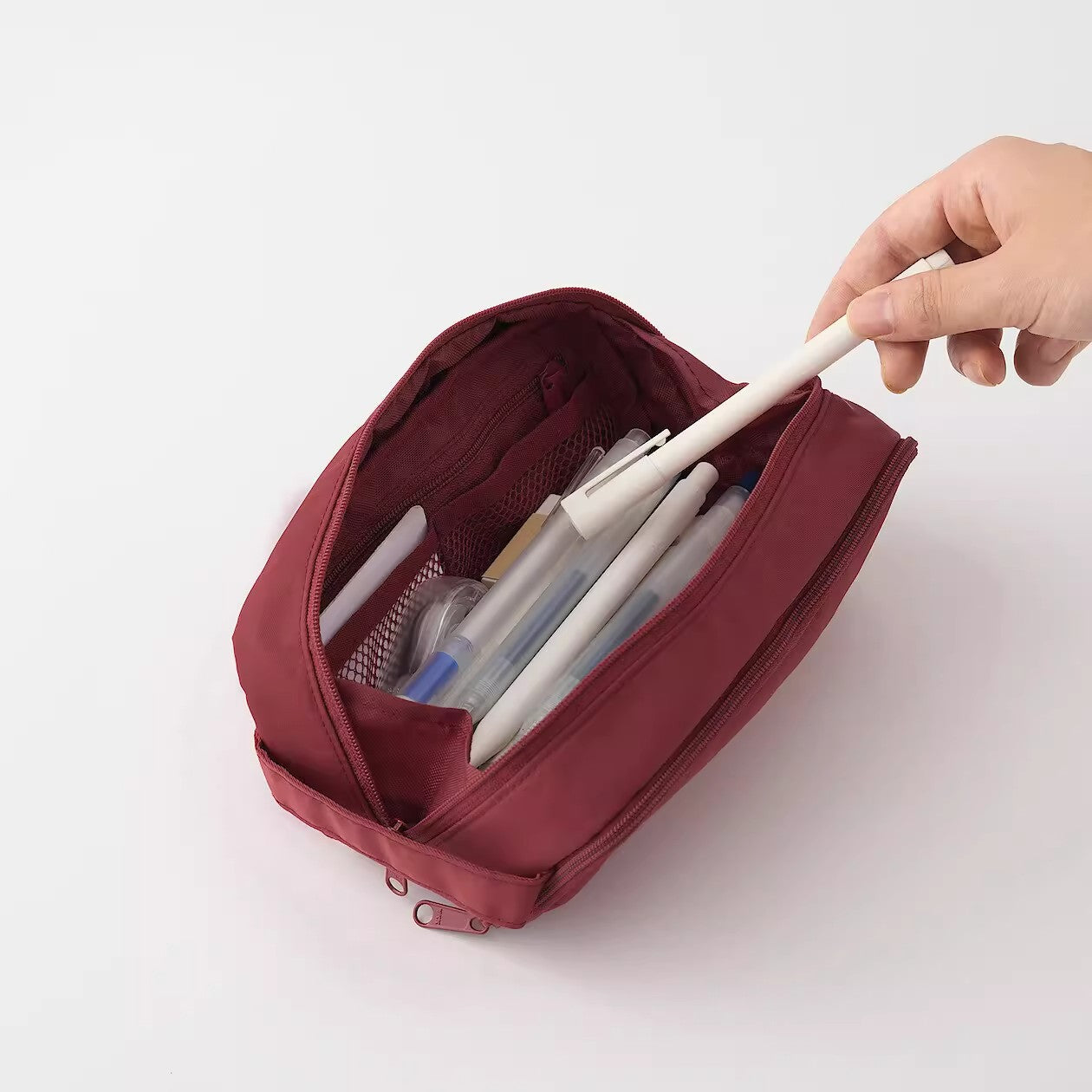 Large Capacity Cosmetic Bag with Multiple Compartments, Breathable and Waterproof, Perfect for Daily Makeup Storage