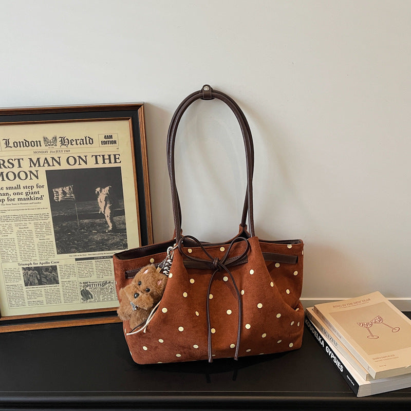 Vintage Polka Dot Tote Bag with Cute Bear Charm, Fashionable Drawstring Shoulder Bag for Daily Commute and Casual Outings