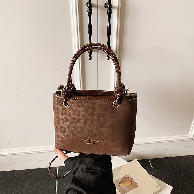 Chic Vintage Bucket Bag with Plush Charm for Women, Perfect for Daily Wear and Fashionable Outfits