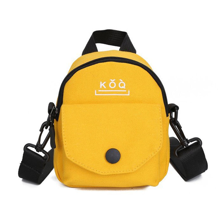 Minimalist Canvas Crossbody Bag for Daily Use with Zipper Closure and Stylish Design