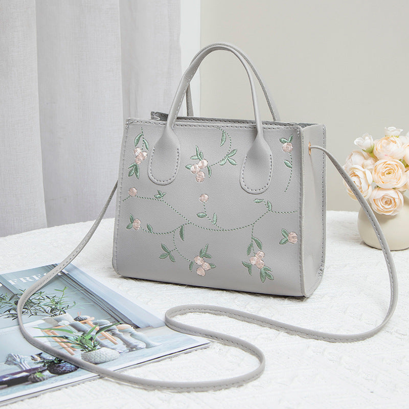 Elegant Embroidered Floral Tote Bag for Women, Stylish Crossbody Handbag with Delicate Stitching and Practical Design