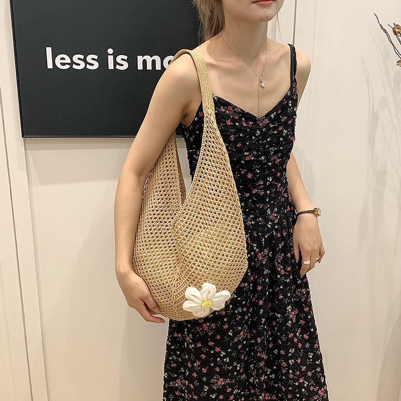 Women's Shoulder Bag Hand-Woven Women's Tote Bag Large Capacity Shoulder Bag Beach Holiday Crossbody Straw Bag European and American Retro Style