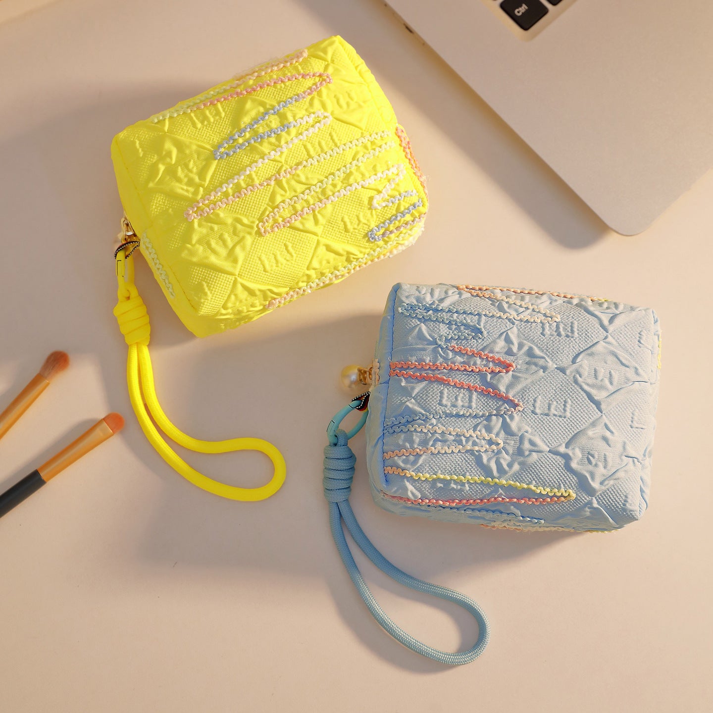 Cute Square Cosmetic Pouch with Embroidery Design, Portable Makeup Bag for Daily Use and Travel