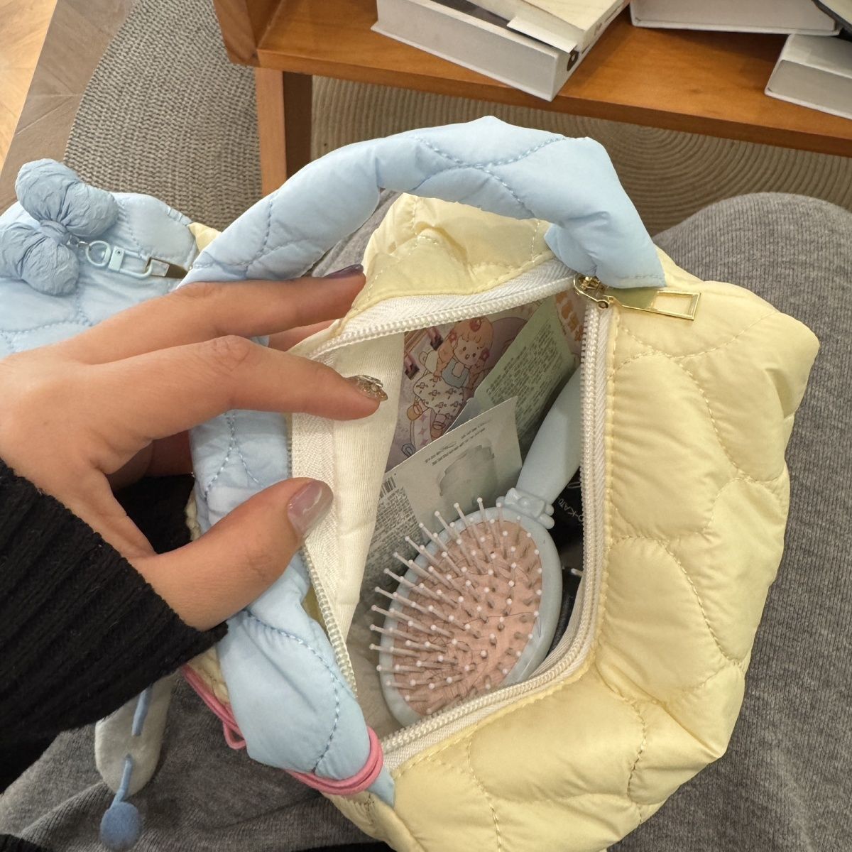 Cute Puppy Embroidered Quilted Handbag Zipper Closure Daily Portable Fashion Wash Bag