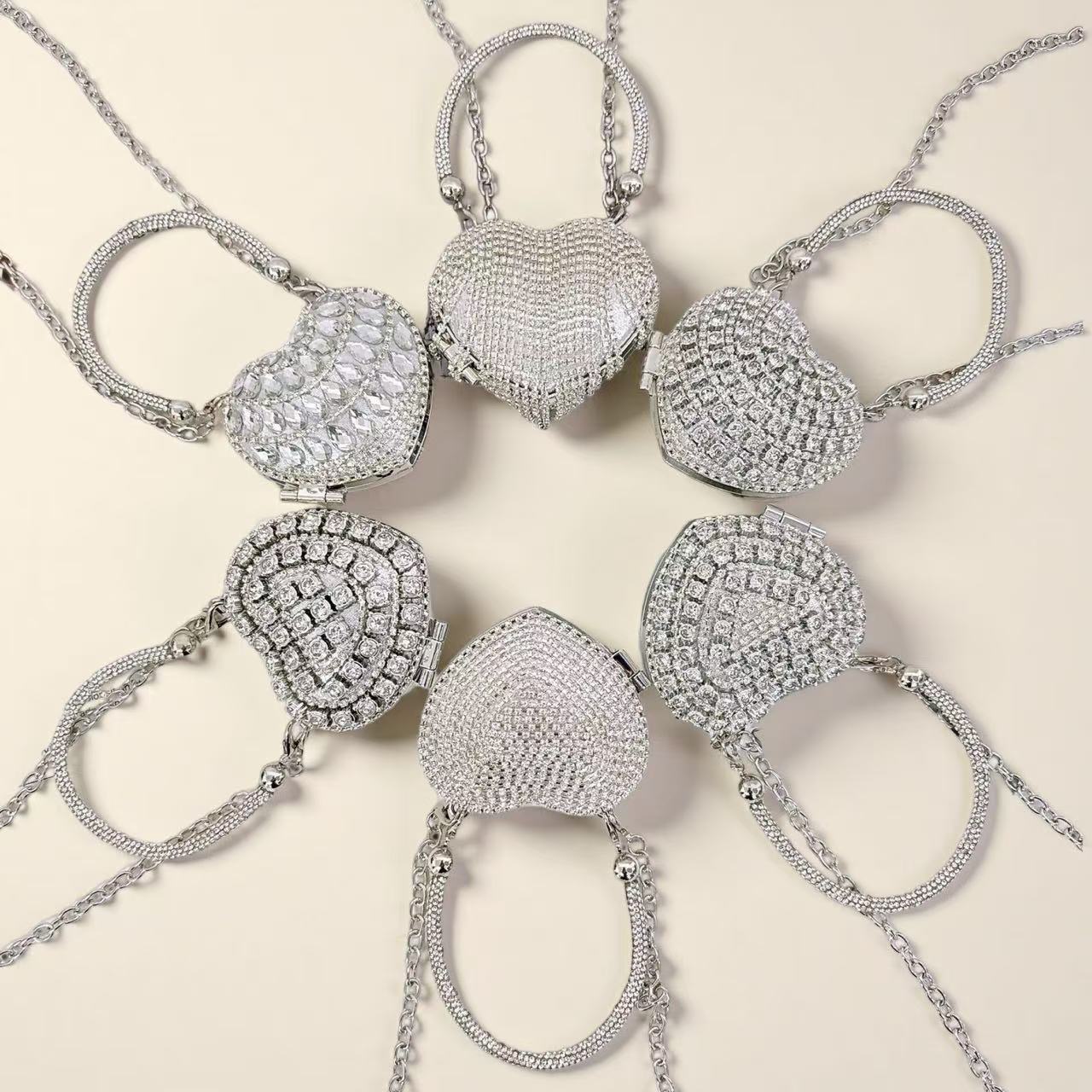 2025 New European Fashion Mini Heart-Shaped Crystal Clutch Bag with Chain Strap for Evening Party and Daily Use