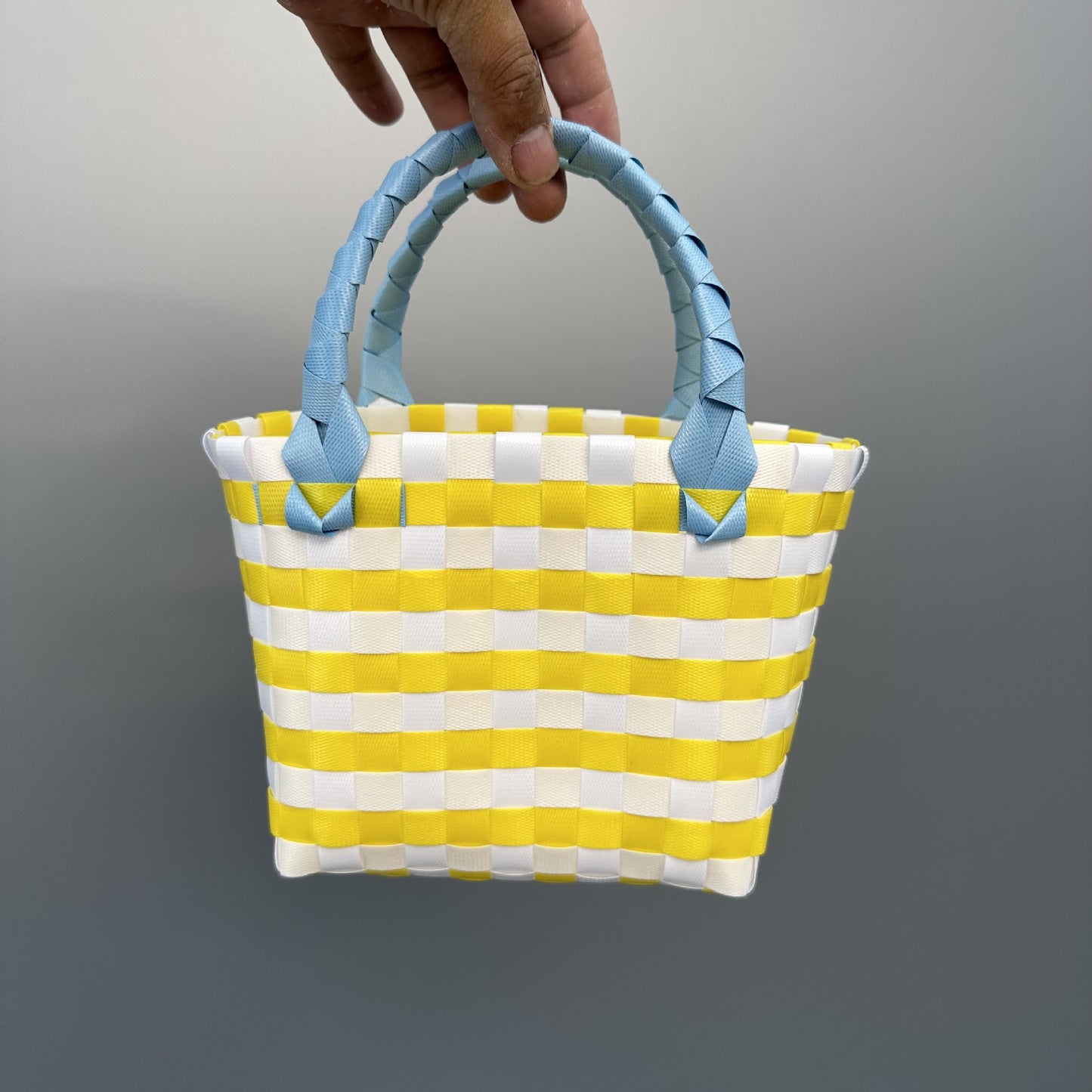 Handwoven Checkerboard Tote Bag for Women, Fashionable Beach & Daily Use, Soft PVC Material with Open Top and Inner Pockets