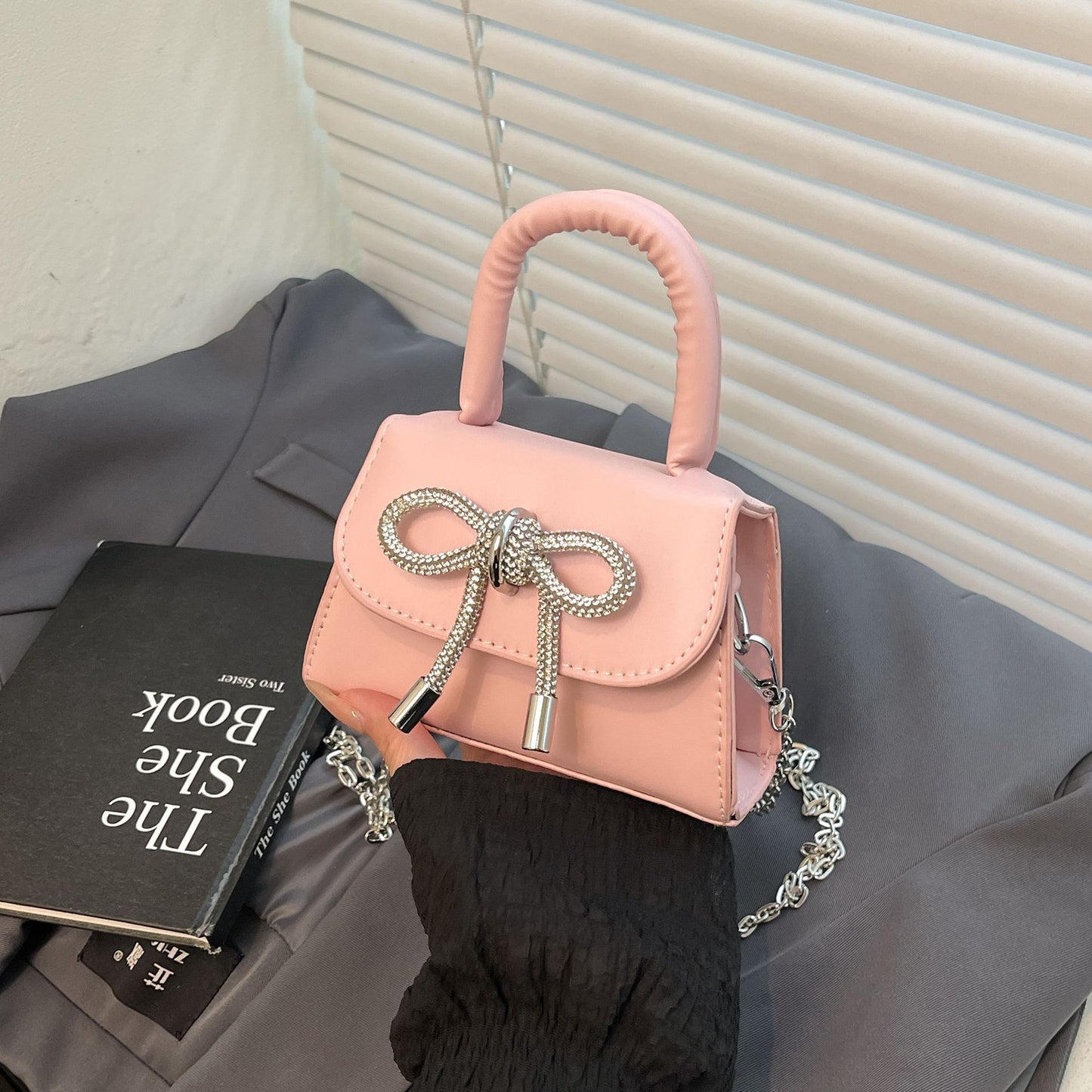 New High-Texture Niche Solid Color Bow Small Square Women's Bag Chain One-Shoulder Portable