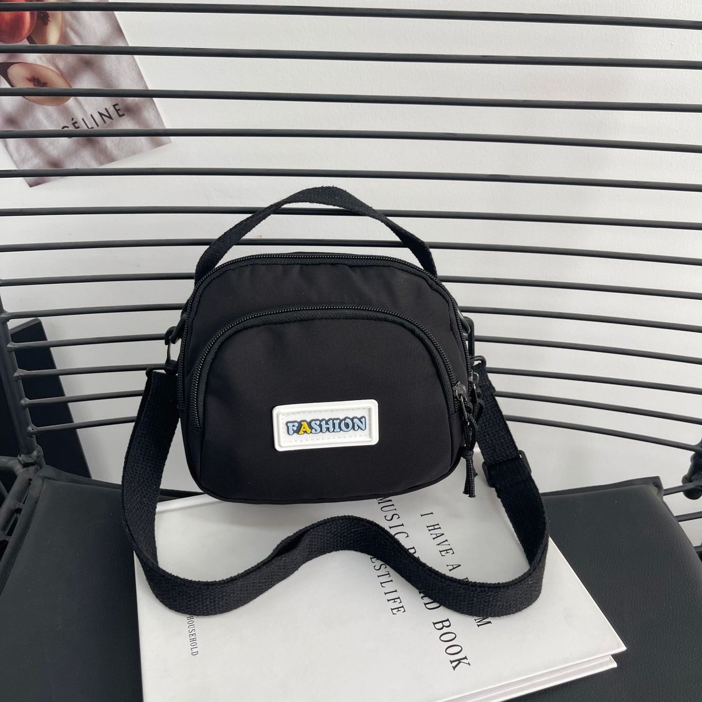 Cute Nylon Crossbody Bag for Women, Fashionable Mini Shoulder Bag with Zipper Closure and Multiple Inner Pockets, Perfect for Daily Use and School